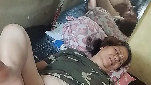 Она не может пожалеть о том, что я сделал с ее мокрой киской, когда я ем ее до удовлетворения