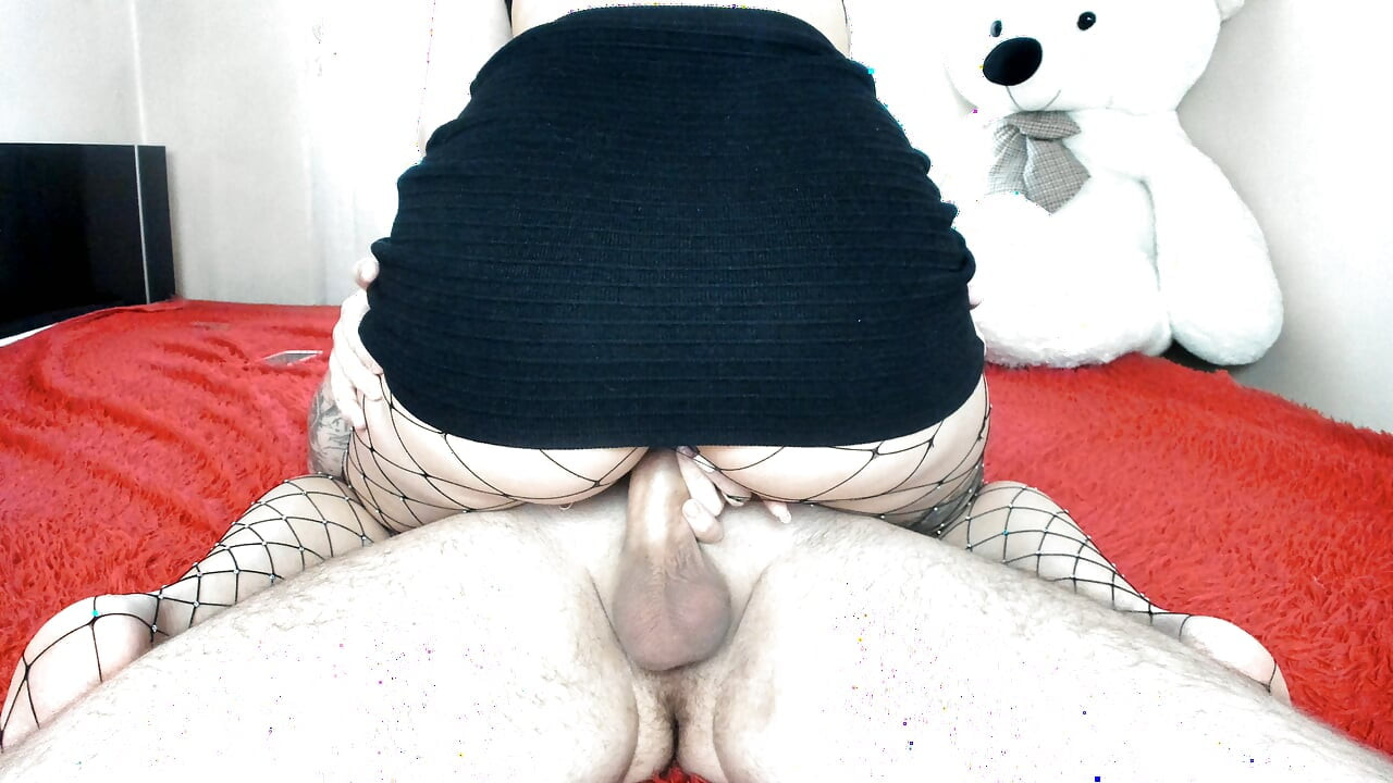 Russian big ass rides small dick
