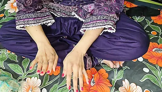 Desi Indian STEP-SISTER-Clear Hindi Audio Moaning