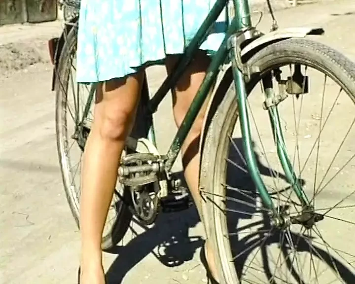 Blondes deutsches mädchen bekommt warmes sperma auf ihr gesicht