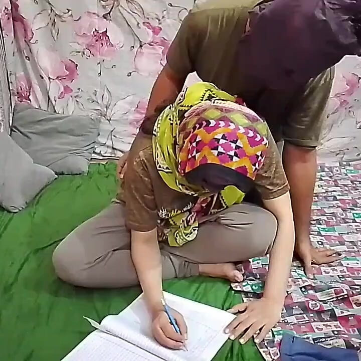 Genç öğrenci gerçek orgazm