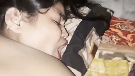 Hintli üvey kız kardeşim ebeveynleri dışarıdayken beni baştan çıkardı - 4k