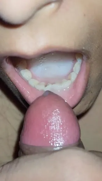 Beautiful Indian gf huge cum on mouth