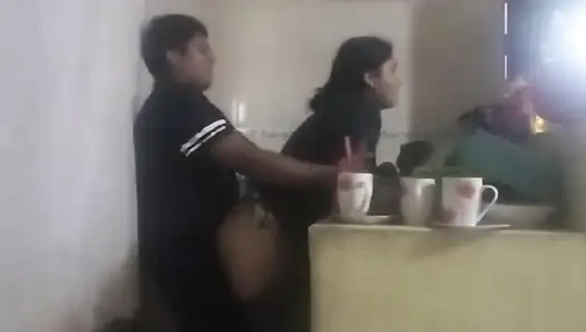 Pembantuku ngentot di dapur (istriku baru ketemu sama kami)