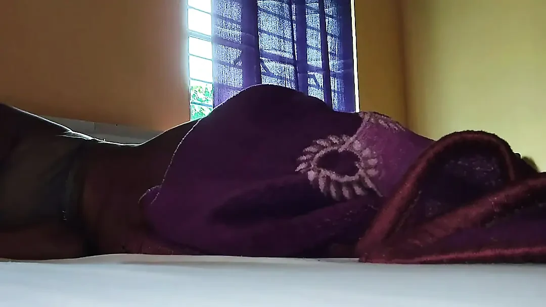 想要看看我的继妹有多擅长做爱，所以就看
