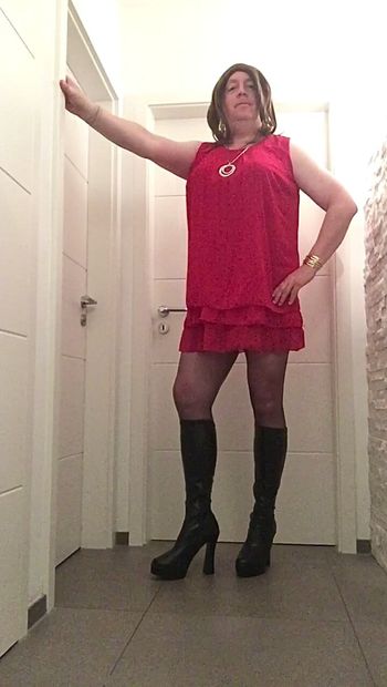 Nicki crossdress - if your date doesn't come ...