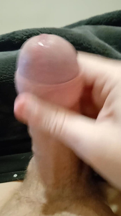 Silver daddy se masturbando na cama # 8