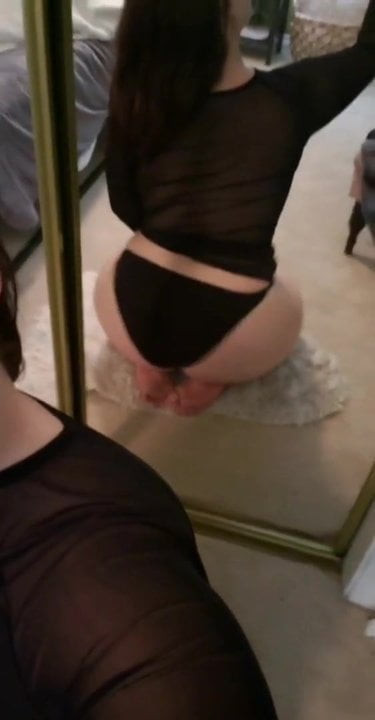 MILF DOGGY IS BIG