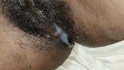 Pacar teman bs Dia sangat cantik, aku jatuh cinta segera setelah aku melihatnya, dia juga mulai menyukaiku sedikit,