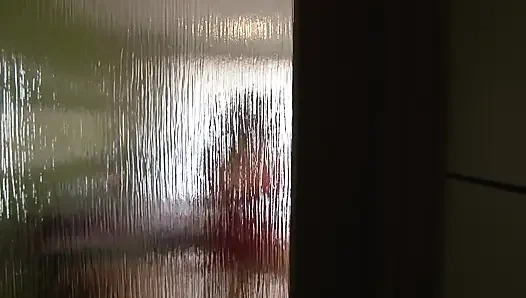 Angela Diabolo salatalık ve dildoyla amını sikiyor