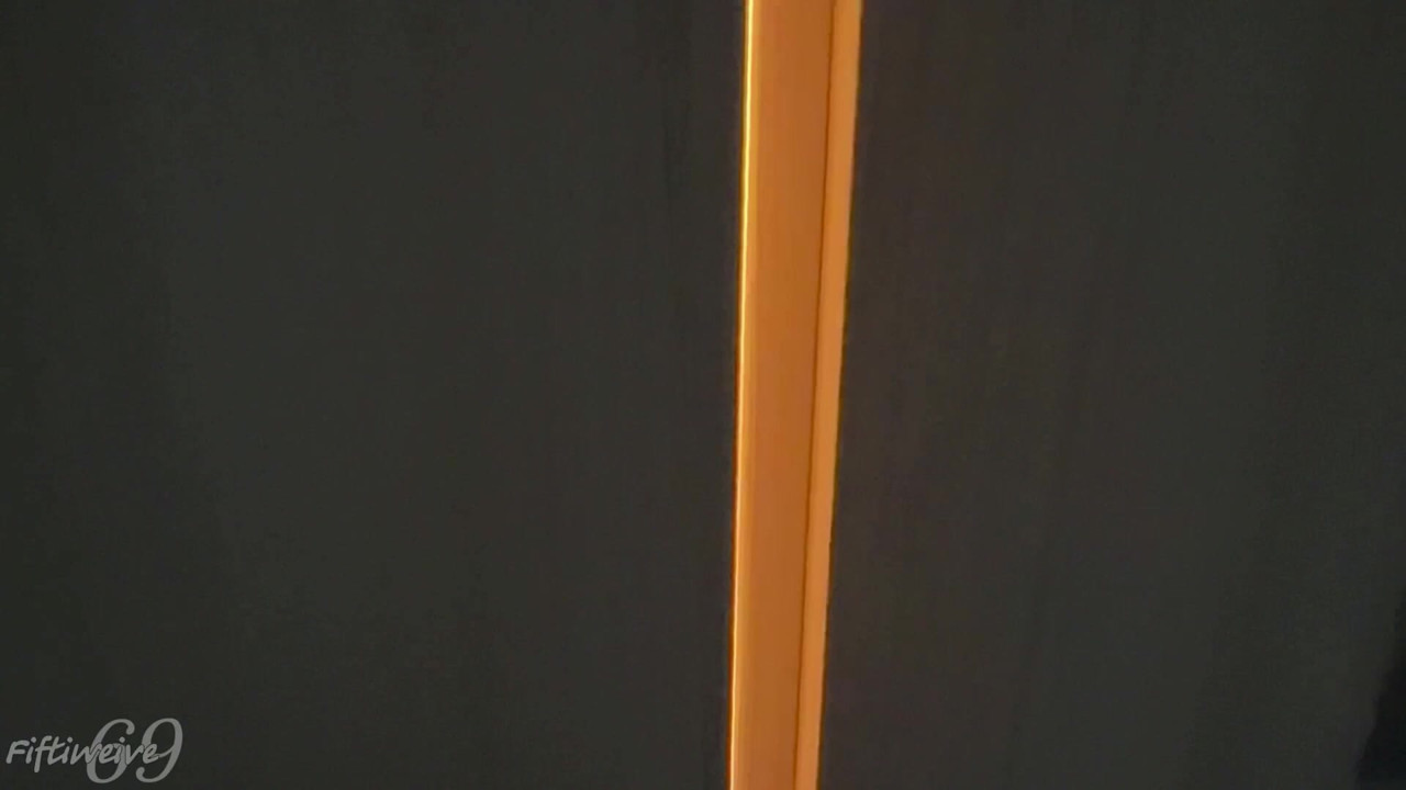 A great video in the bathroom of me playing with my juicy ass
