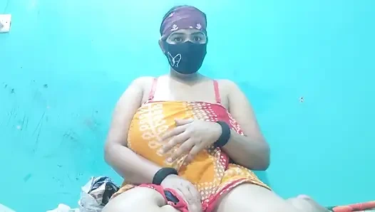 Я наслаждалась ночью вся для меня никто не вокруг, только я, пользуясь моментом.