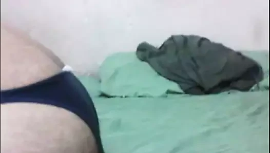 iğneler ve yapay penis ile webcam göster kıllı adam crossdresser