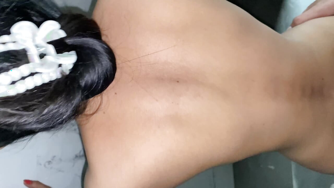 Jebao sam djevojku svog prijatelja u kupaonici, također sam mokrio po curi