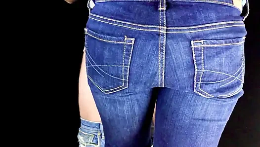 Чувственный минет и сперма в трусиках