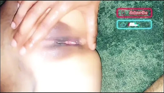 I hit my beautiful wife's pussy first with a penis, then put a finger and fucked the pussy like that, sister-in-law's pussy left the water.