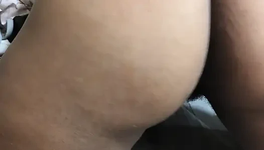 Ich kann nicht aufhören zu sahnen, während er mich so fickt