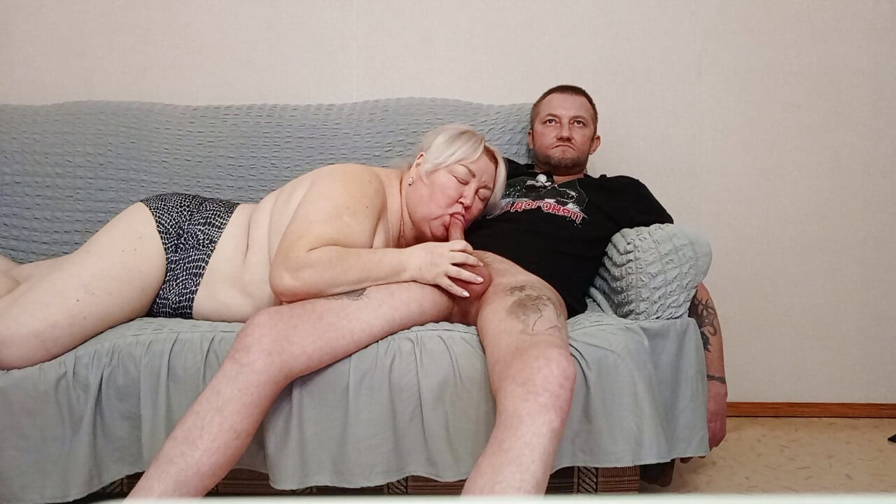 Χύσιμο στο στόμα της μητριάς μετά την πίπα