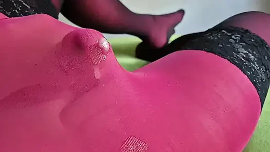 Gül külotlu çorabımın içinde 6 güzel boşalma