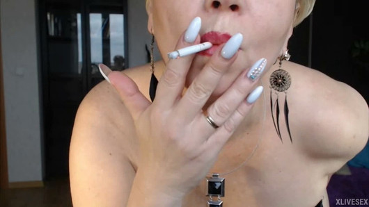 Smoking is bad for your health, but how sexy it is!