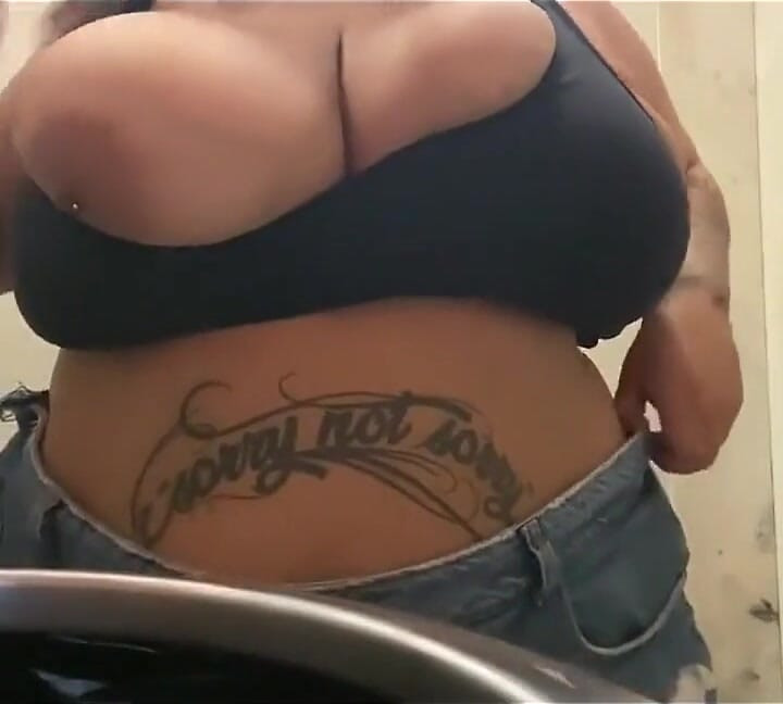Naughty BBW Went Back to the Mall Bathroom to Plug Her Ass - Mary Jhuana