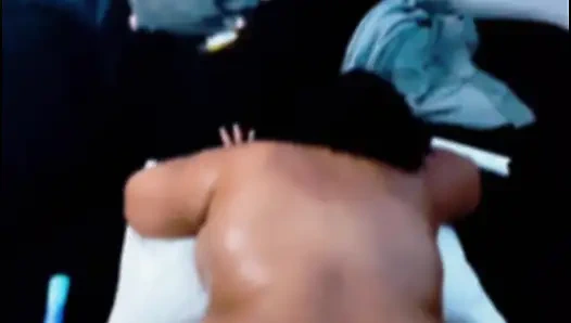 50-zoll-riesin-hintern spät im nite