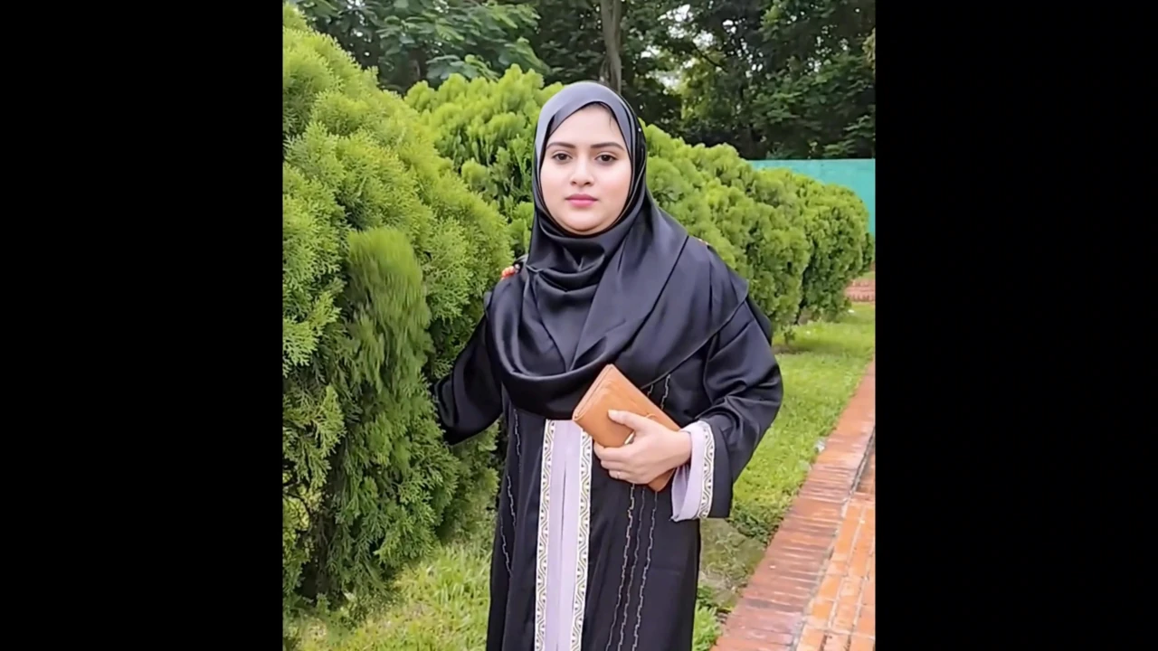 Açık havada güzel Hintli bangla baldız romantik sikiş videosu.