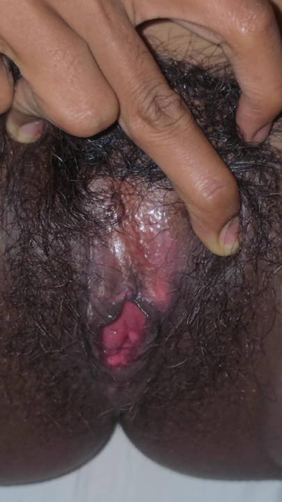 Uttejit vvyy ragar rahi hai
