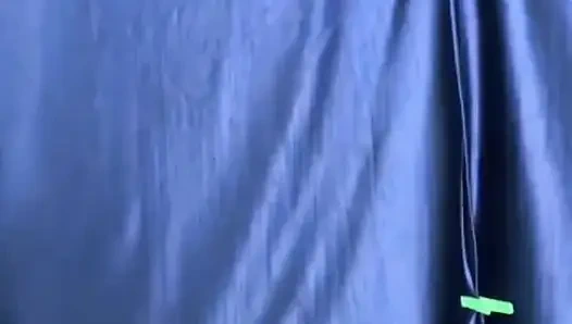 Çıplak desi kız büyük memeli amcıkla dans ediyor