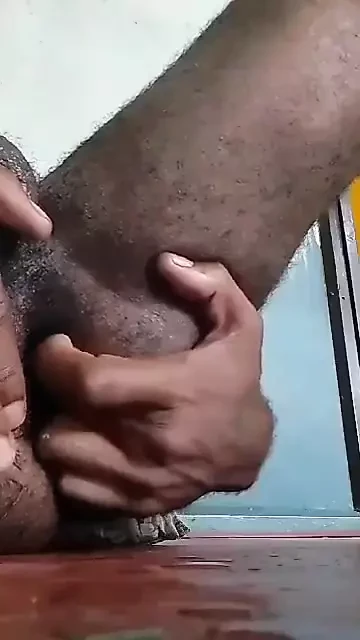 Brincando com minha buceta masculina