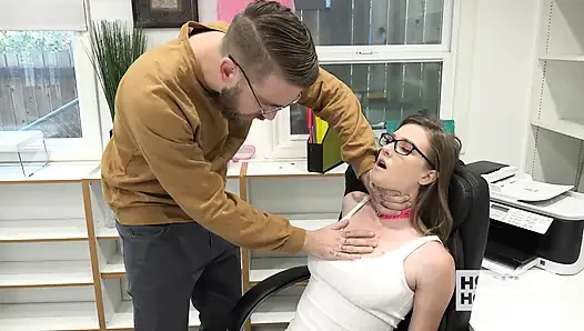 Ashley Lane's Pink Twat Gets Fucked At The Office By A Dick!
