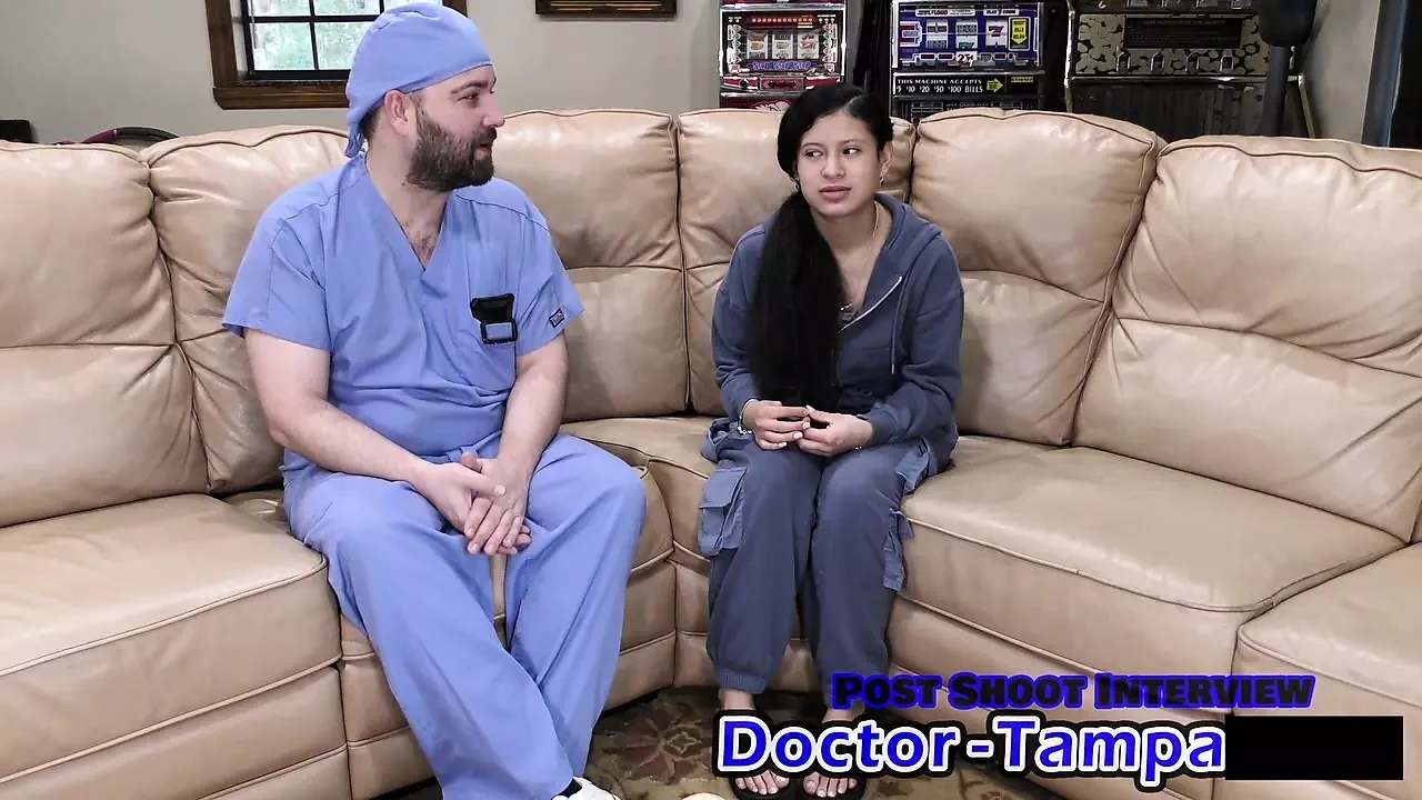 Dr Tampa - física de animadora de huérfanos malcriados - Mya