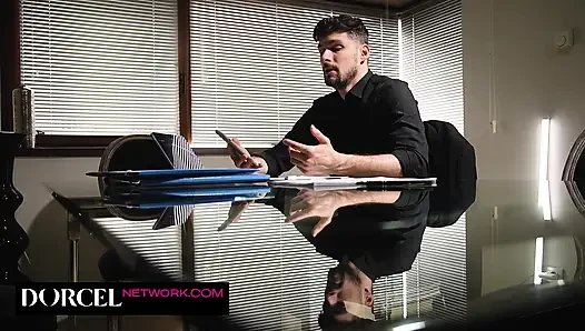 Karısını paylaşıyor