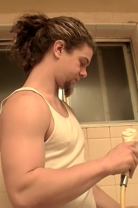 Wolfe Loves to Jerk It in the Shower