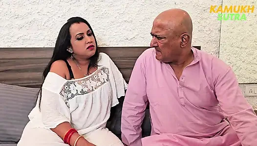 Yaşlı adam Hintli üvey kızıyla sert seks yapıyor