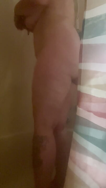 Start to Shave the Fat Pussy