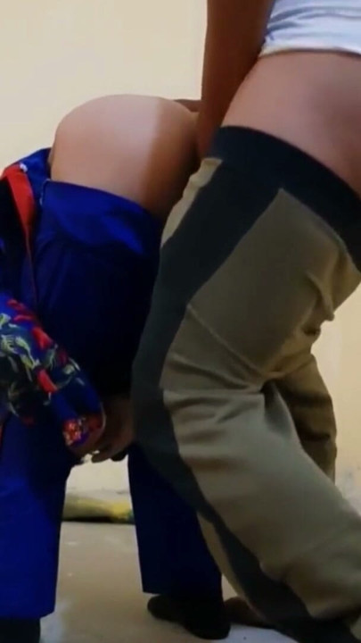 Kaamwali bai ko jbardasti chod diya, hard fucking with clear hindi audio, A mature man fucked maid in his lonely house | Clip 1