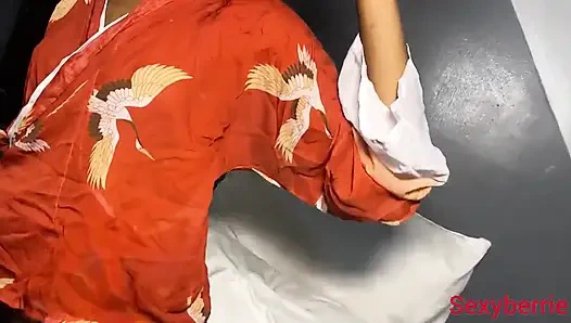 Utangaç inek büyük bir yarakla sert sikiliyor