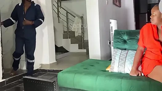 Она нравится я и хочет попробовать мой хуй
