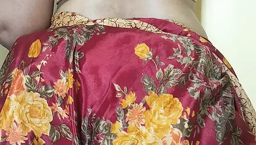 Rothaarige sari betrügt hausfrau 1