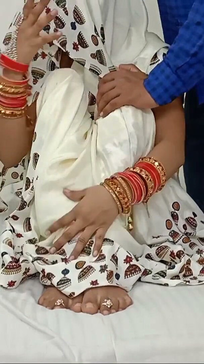 White sadi me ap aur bi sundar dikhati ho | Clip 1