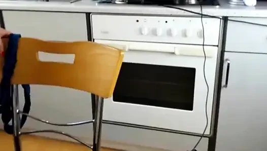 Twerk dapur nakal sexydea: gerakan menggoda untuk membumbui nafsumu!