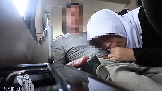 Tesettürlü baldızım geç kalıyor, ona yardım etmek için bana bir araba sakso çekiyor - minokiiko