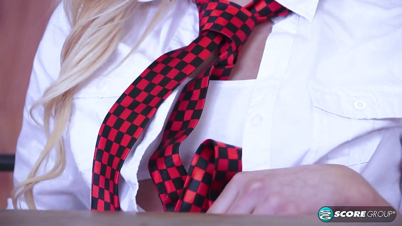Vanessa Staylon ใต้เครื่องแบบ