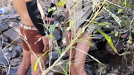 Ich Habe Meine Alte Freundin Im Wald Gefickt