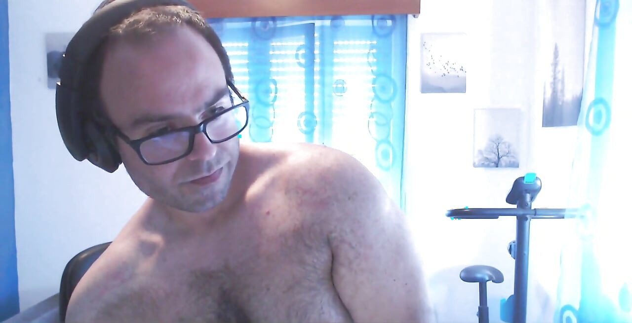 Shaving Armpits and Shoulders