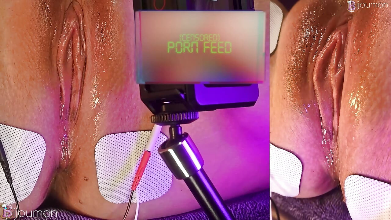 Extreme Close Up: Pussy Bulges and Pulses Watching VR – High-Speed #5