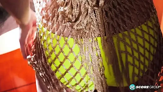 Big-busted Bikini Babe Billi Bardot's Boat Boning