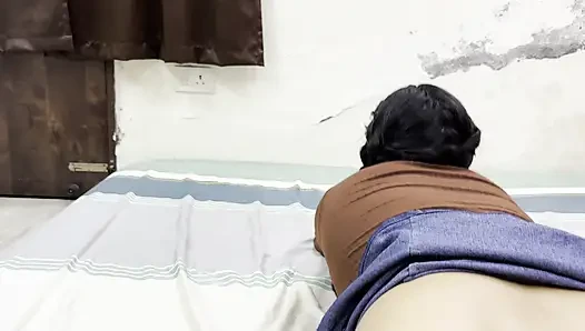 Aah guru gemuk gai chut meri siswi perawan umur 18 tahun dientot habis-habisan sama gurunya sendiri audio bahasa india