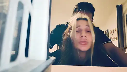 Пожалуйста, пожалуйста, передайте мне это сзади